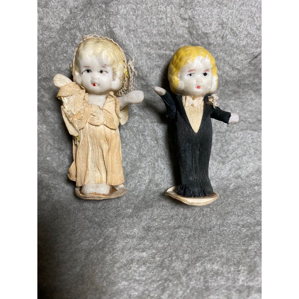 VINTAGE 2 3/4‎ INCH BISQUE BRIDE & GROOM DOLLS, MOVEABLE ARMS PAPER OUTFITS